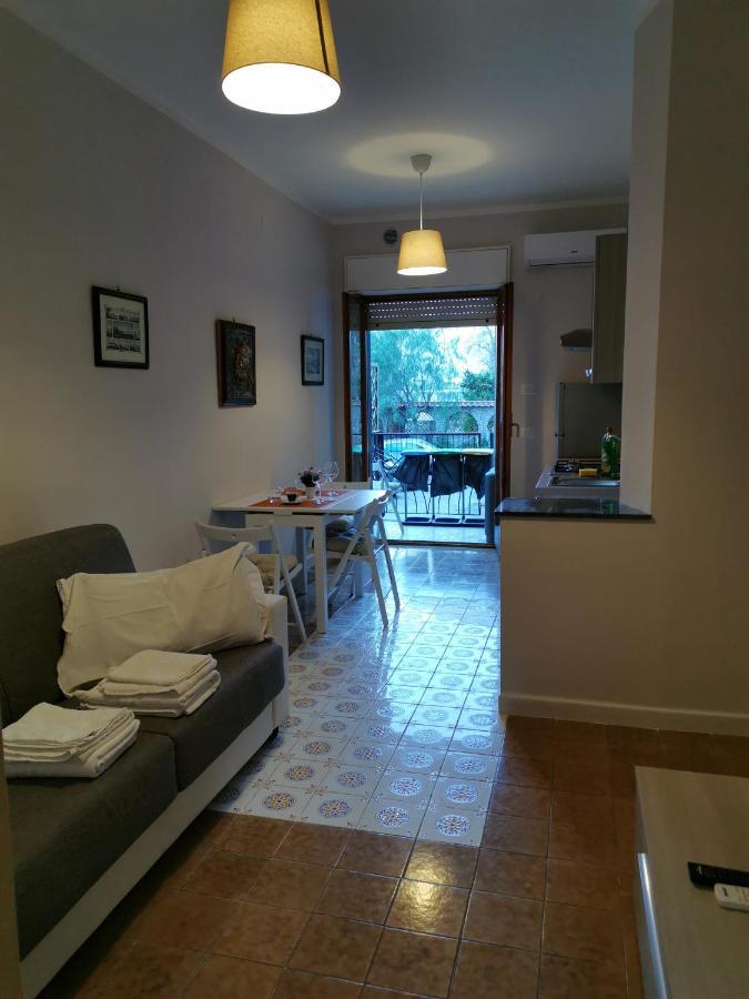 Sorrento'S Holidays Room 1 מראה חיצוני תמונה